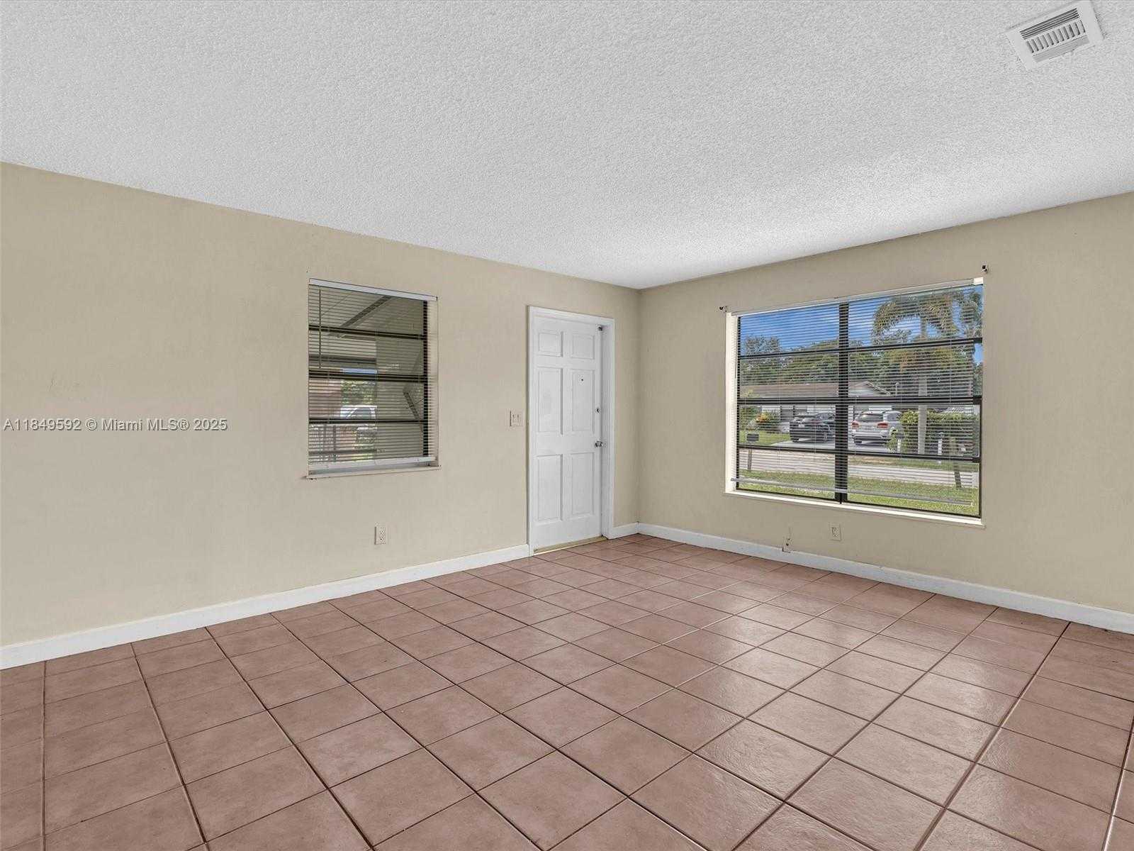Small Image of 5611 SOUTH WEST 37TH ST #1, Davie Number 9