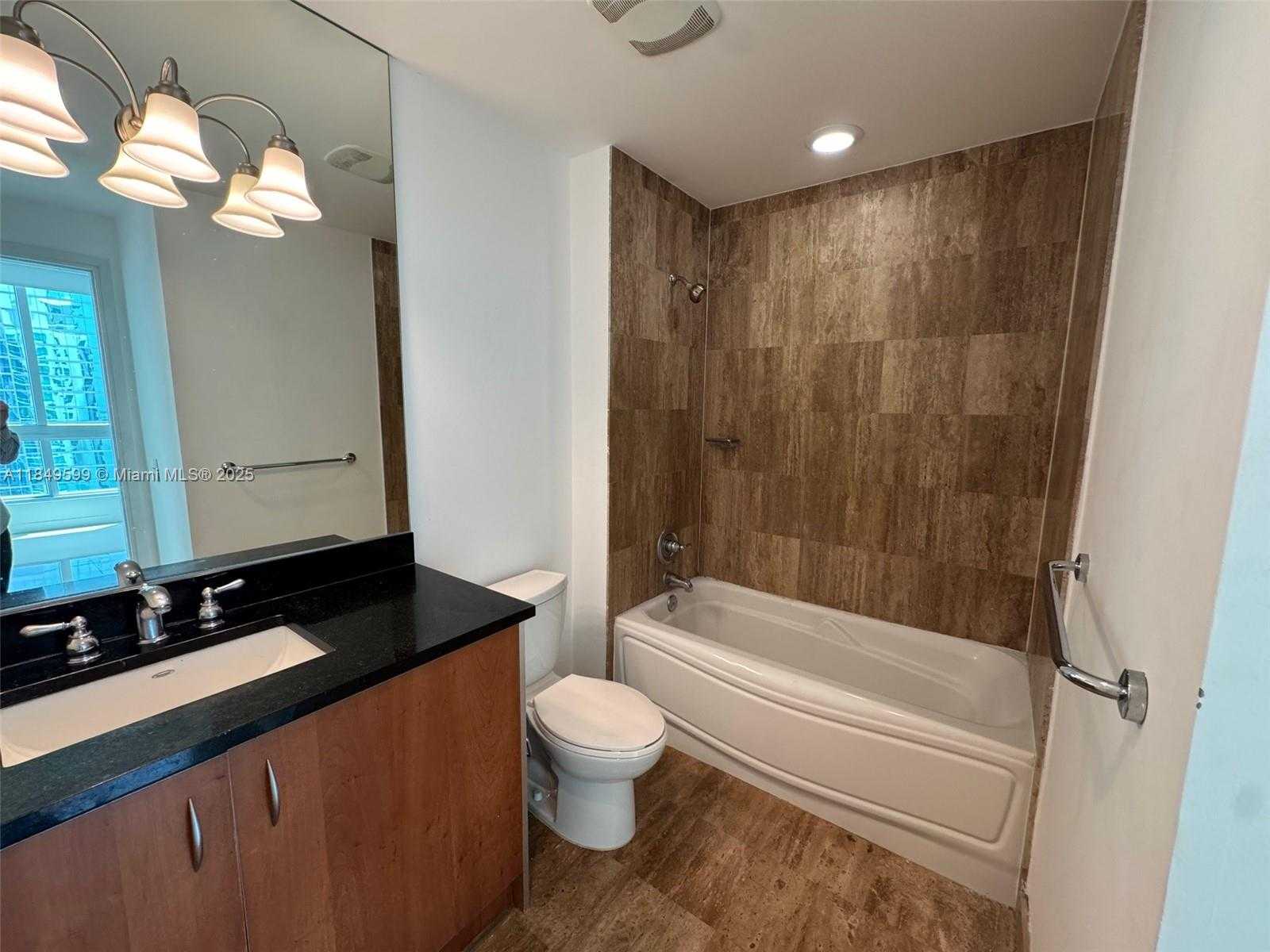 Small Image of 300 SOUTH BISCAYNE BLVD #T-3109, Miami Number 6