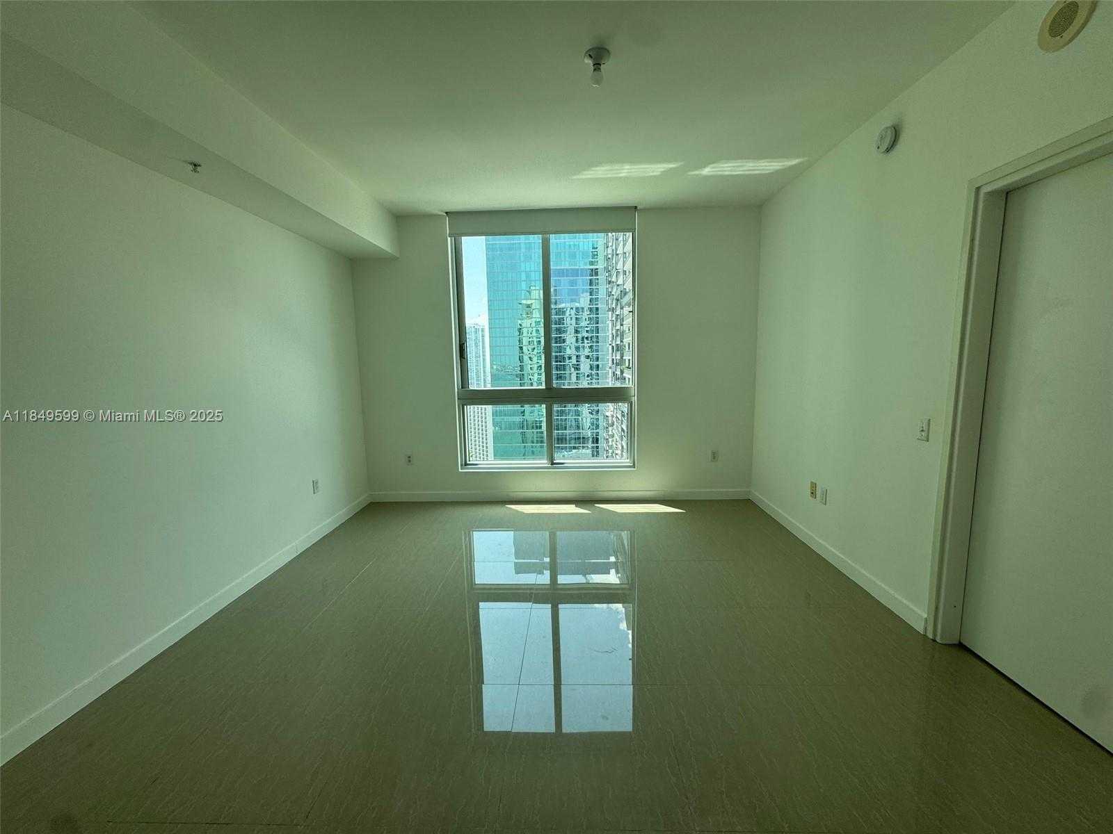 Small Image of 300 SOUTH BISCAYNE BLVD #T-3109, Miami Number 7