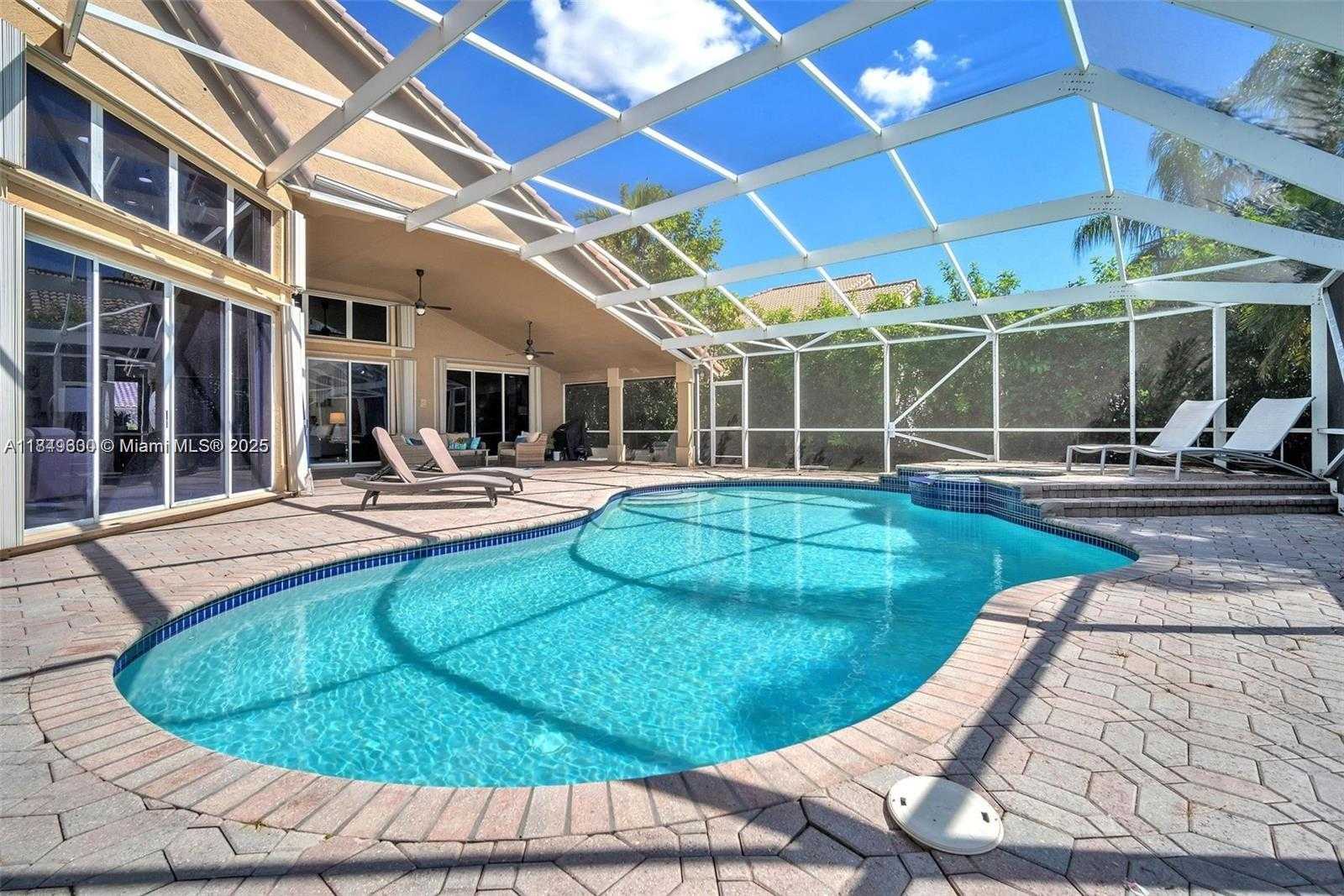 Small Image of 620 WEST LAUREL LN W, Pembroke Pines Number 10