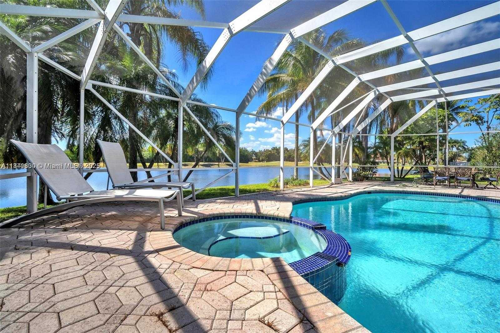 Small Image of 620 WEST LAUREL LN W, Pembroke Pines Number 12