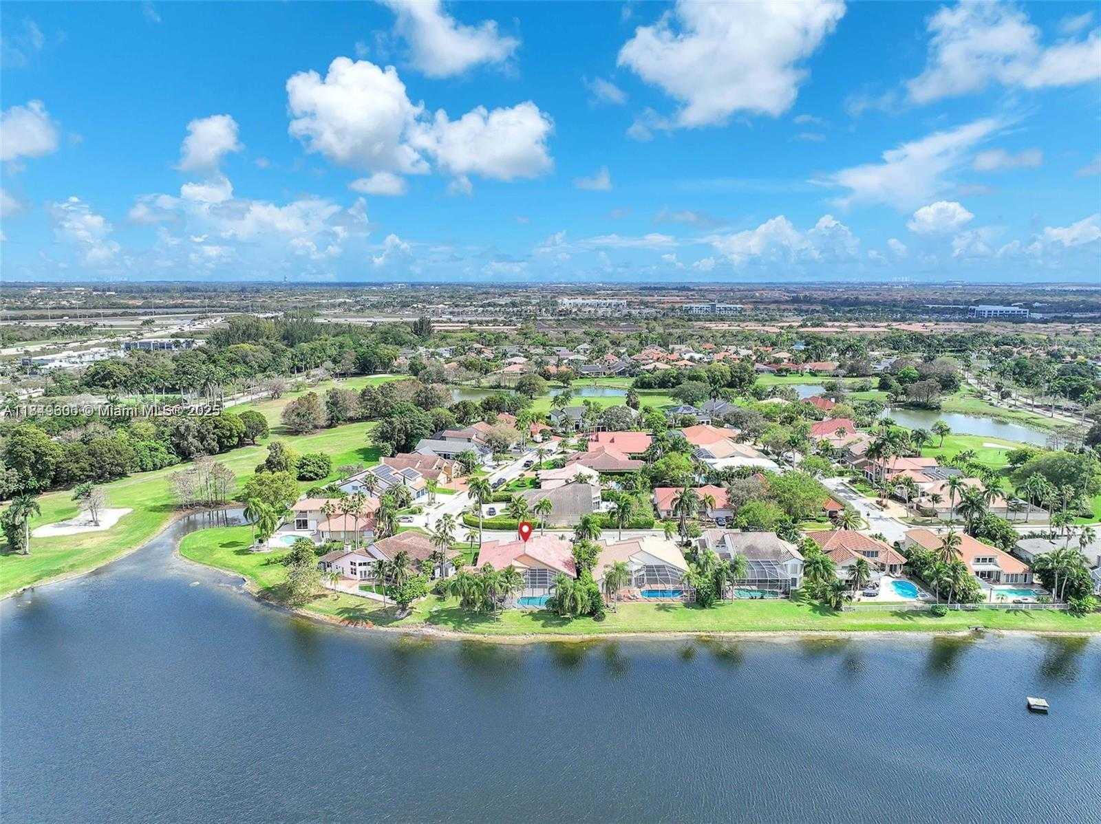 Small Image of 620 WEST LAUREL LN W, Pembroke Pines Number 16