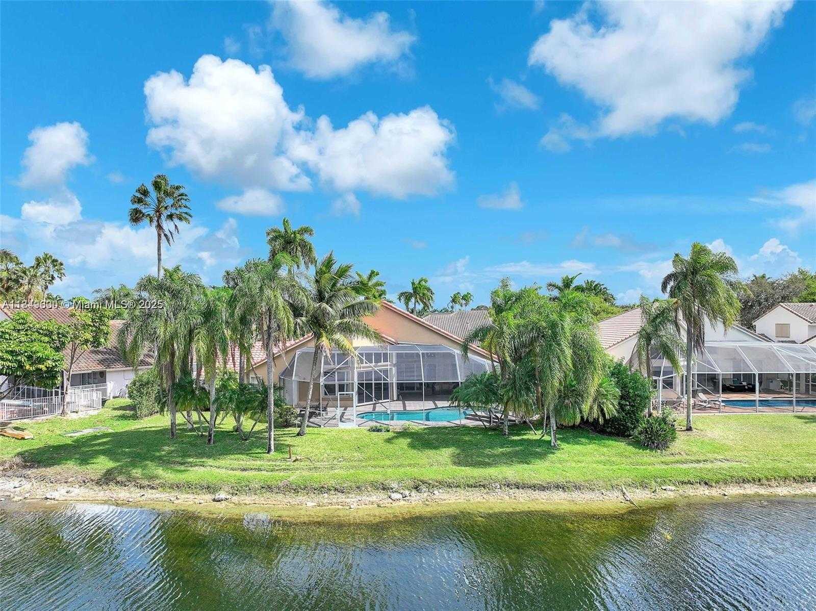 Small Image of 620 WEST LAUREL LN W, Pembroke Pines Number 18