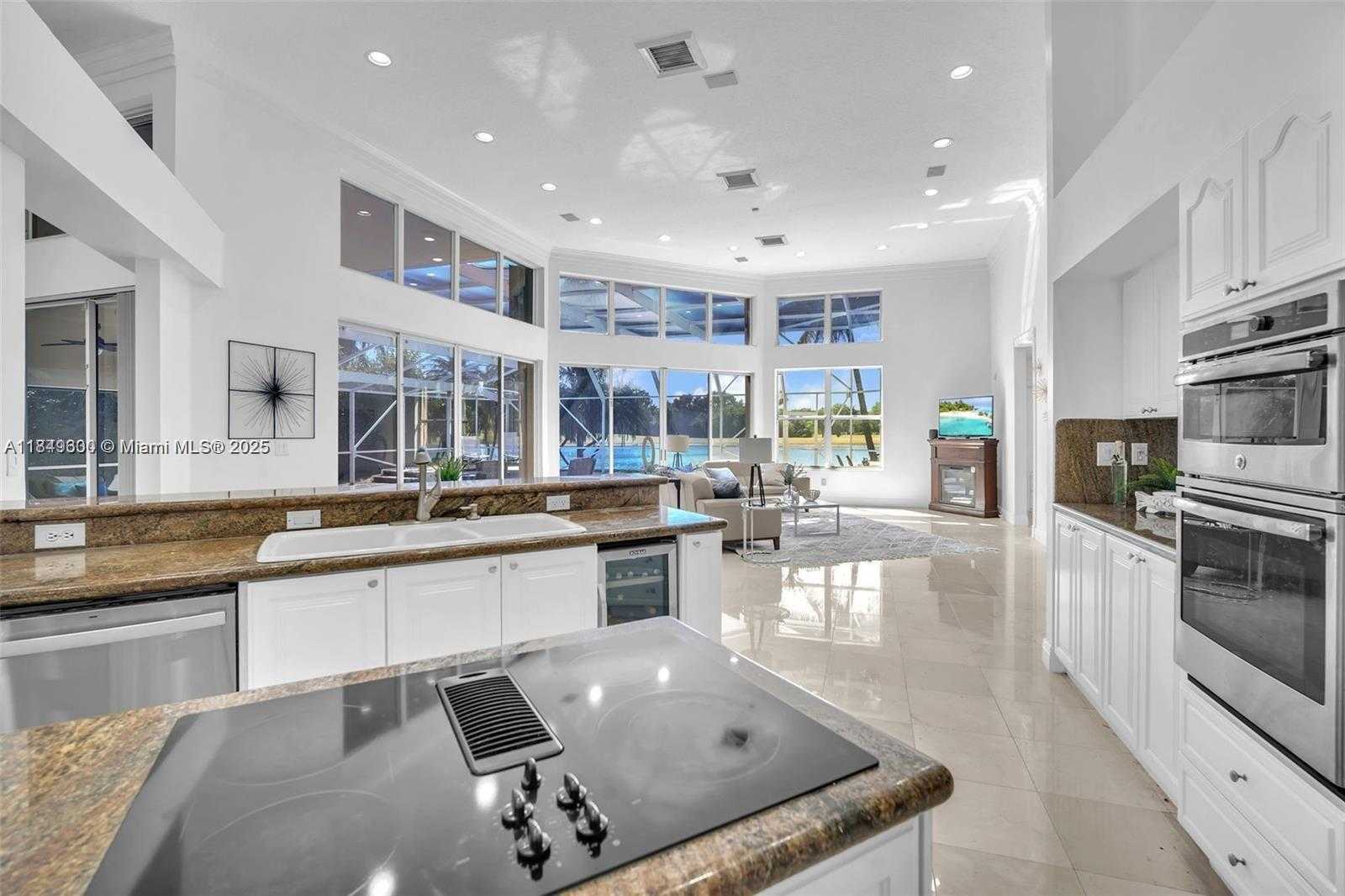 Small Image of 620 WEST LAUREL LN W, Pembroke Pines Number 19