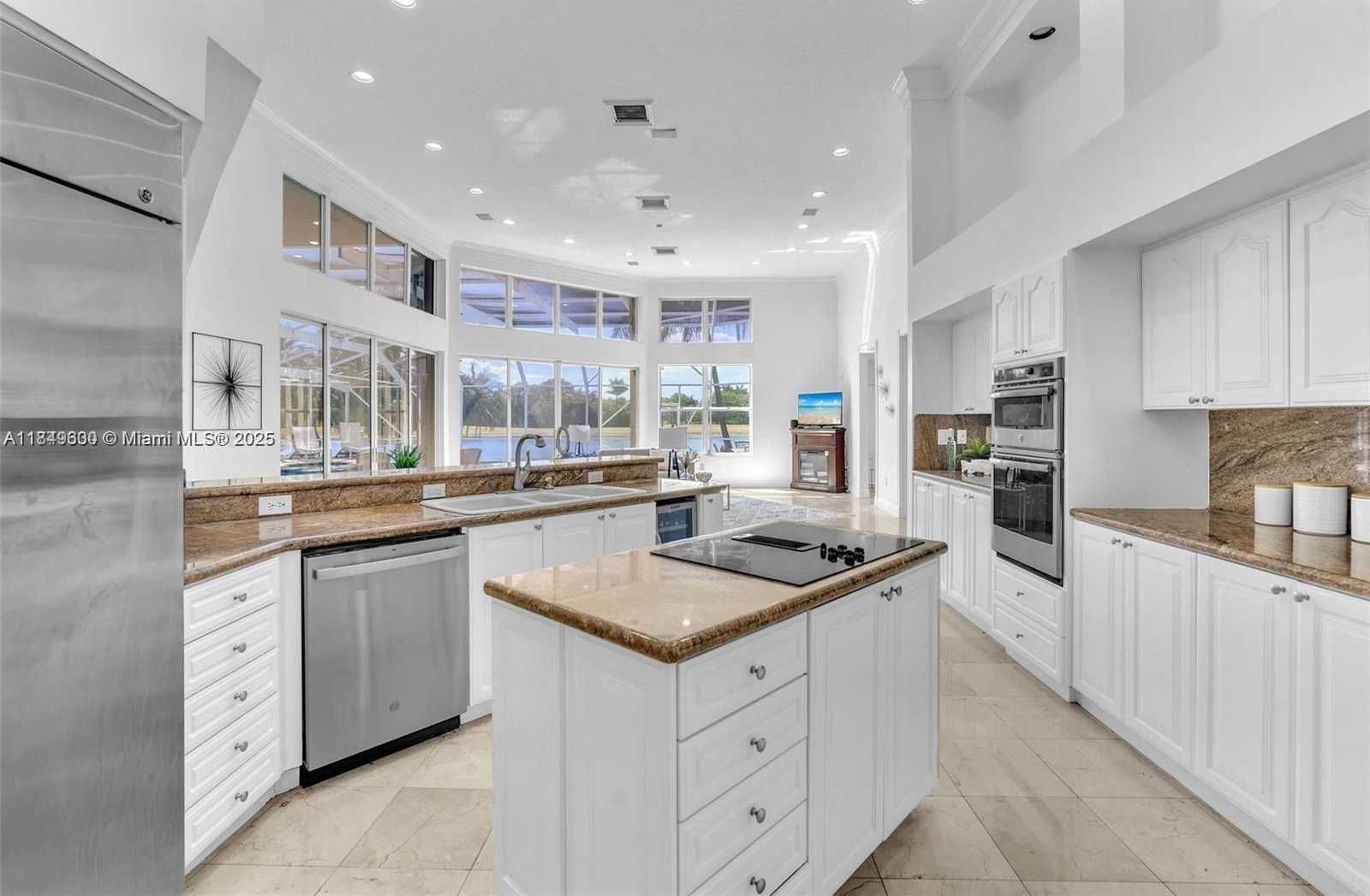 Small Image of 620 WEST LAUREL LN W, Pembroke Pines Number 21