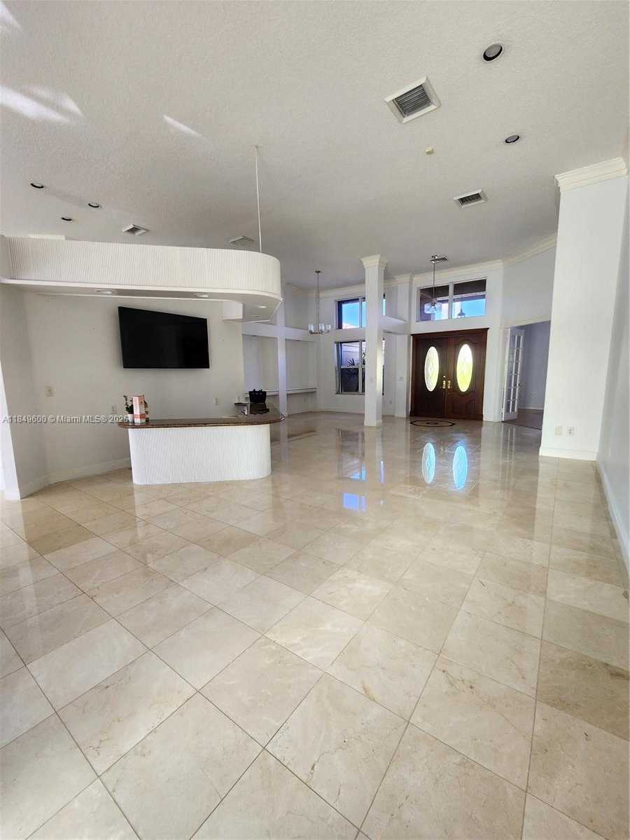 Small Image of 620 WEST LAUREL LN W, Pembroke Pines Number 37