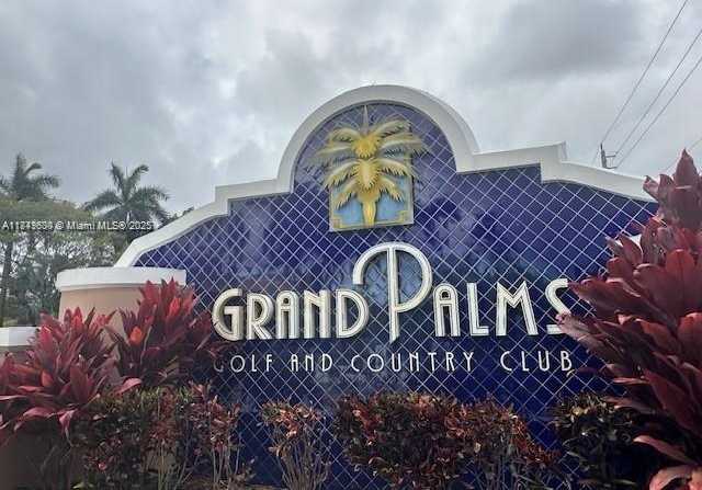 Small Image of 620 WEST LAUREL LN W, Pembroke Pines Number 4