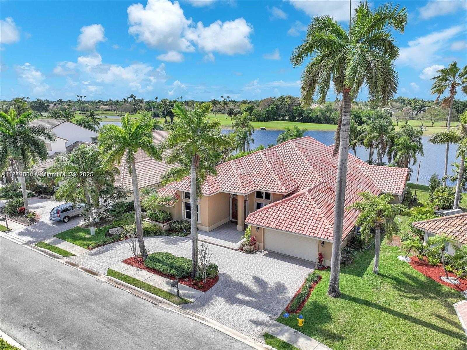 Small Image of 620 WEST LAUREL LN W, Pembroke Pines Number 6