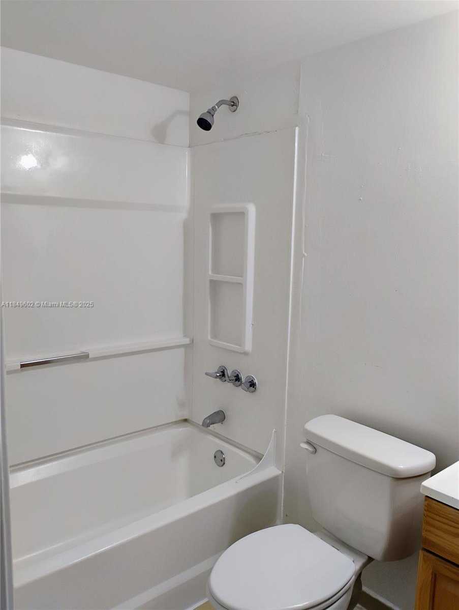 Small Image of 6045 NORTH WEST 186TH ST #304, Hialeah Number 14