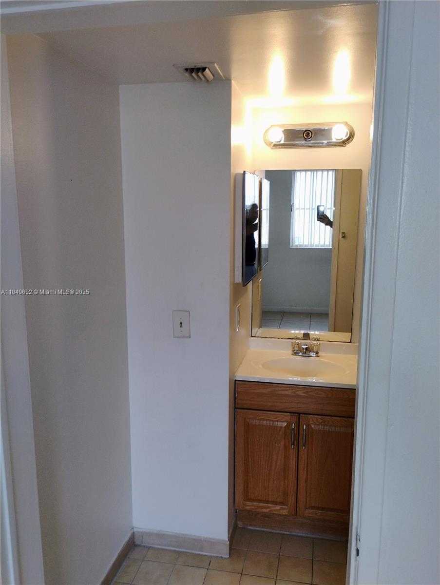 Small Image of 6045 NORTH WEST 186TH ST #304, Hialeah Number 16