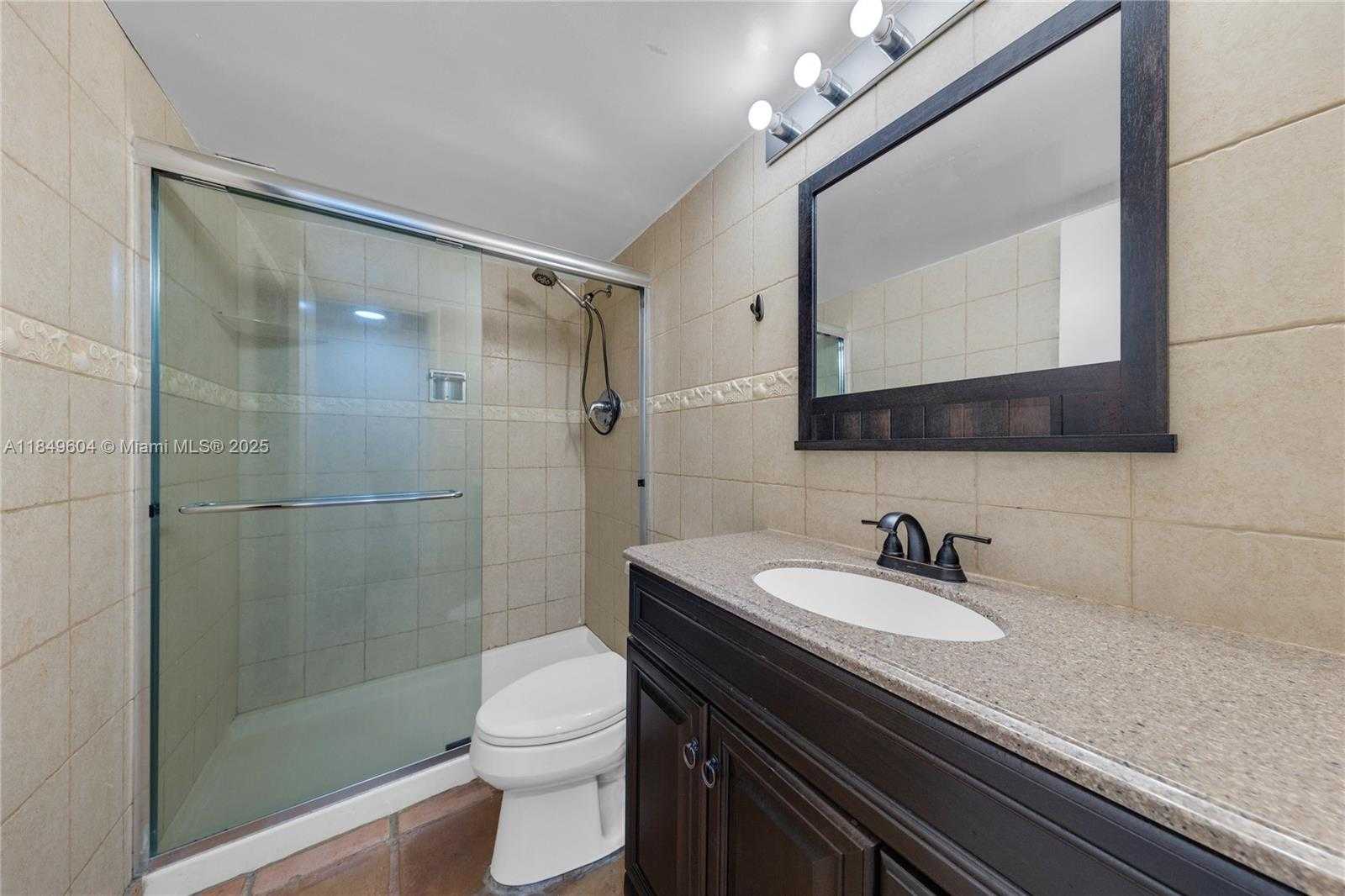 Small Image of 5555 COLLINS AVE #8U, Miami Beach Number 26