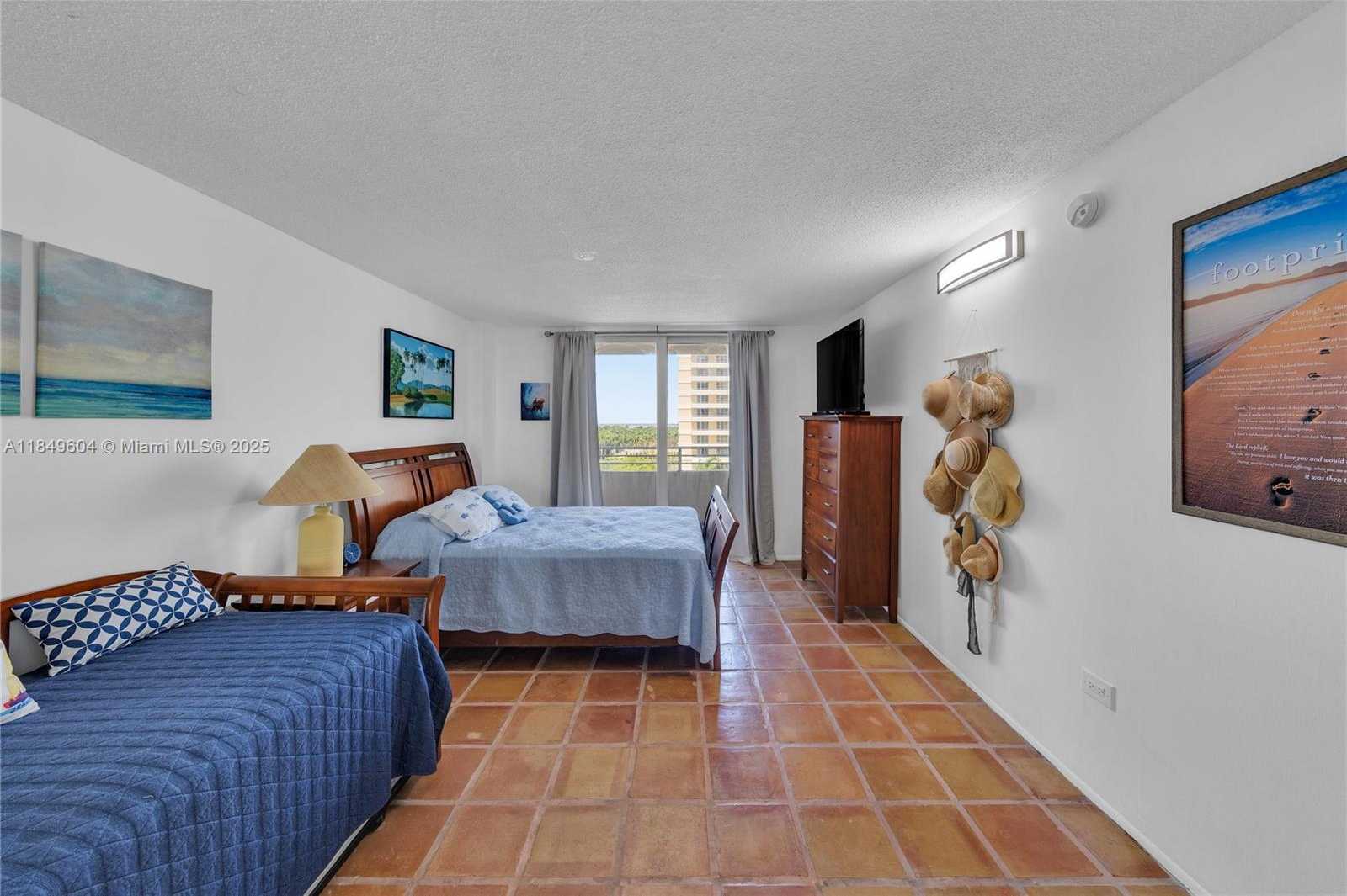 Small Image of 5555 COLLINS AVE #8U, Miami Beach Number 28