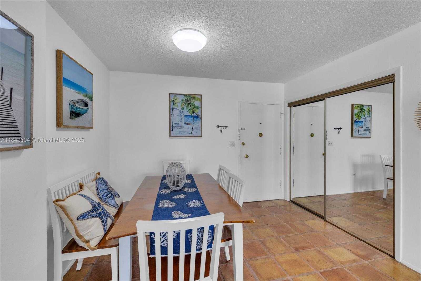 Small Image of 5555 COLLINS AVE #8U, Miami Beach Number 38