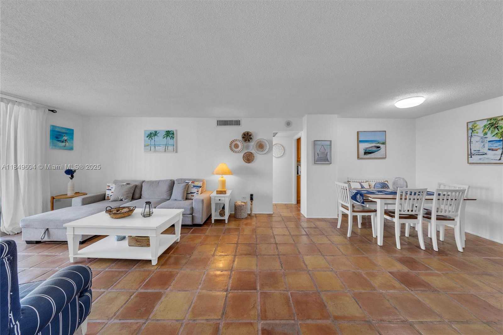 Small Image of 5555 COLLINS AVE #8U, Miami Beach Number 43