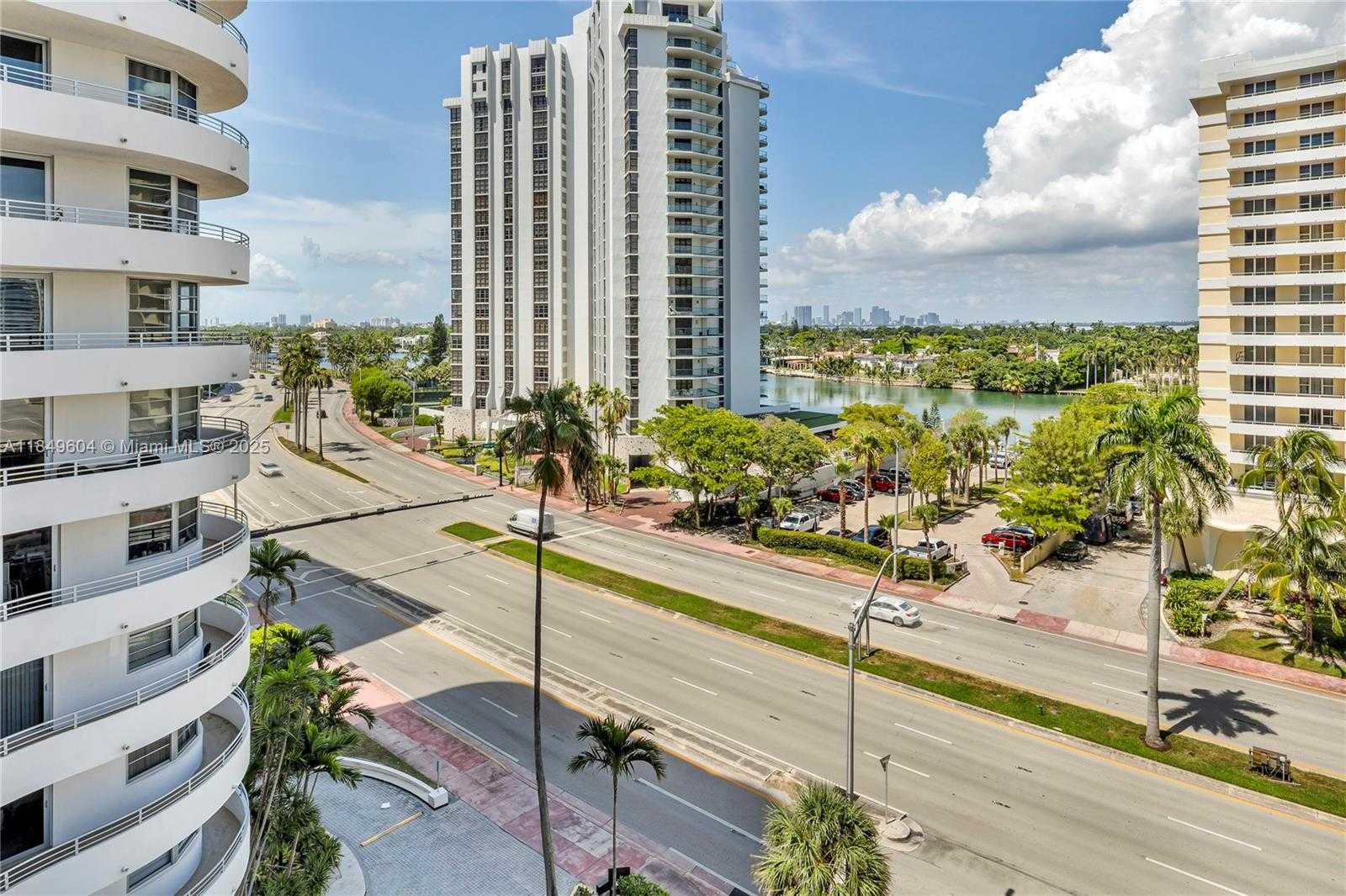 Small Image of 5555 COLLINS AVE #8U, Miami Beach Number 52