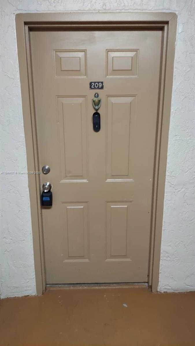 Small Image of 15231 SOUTH WEST 80TH ST #209, Miami Number 12