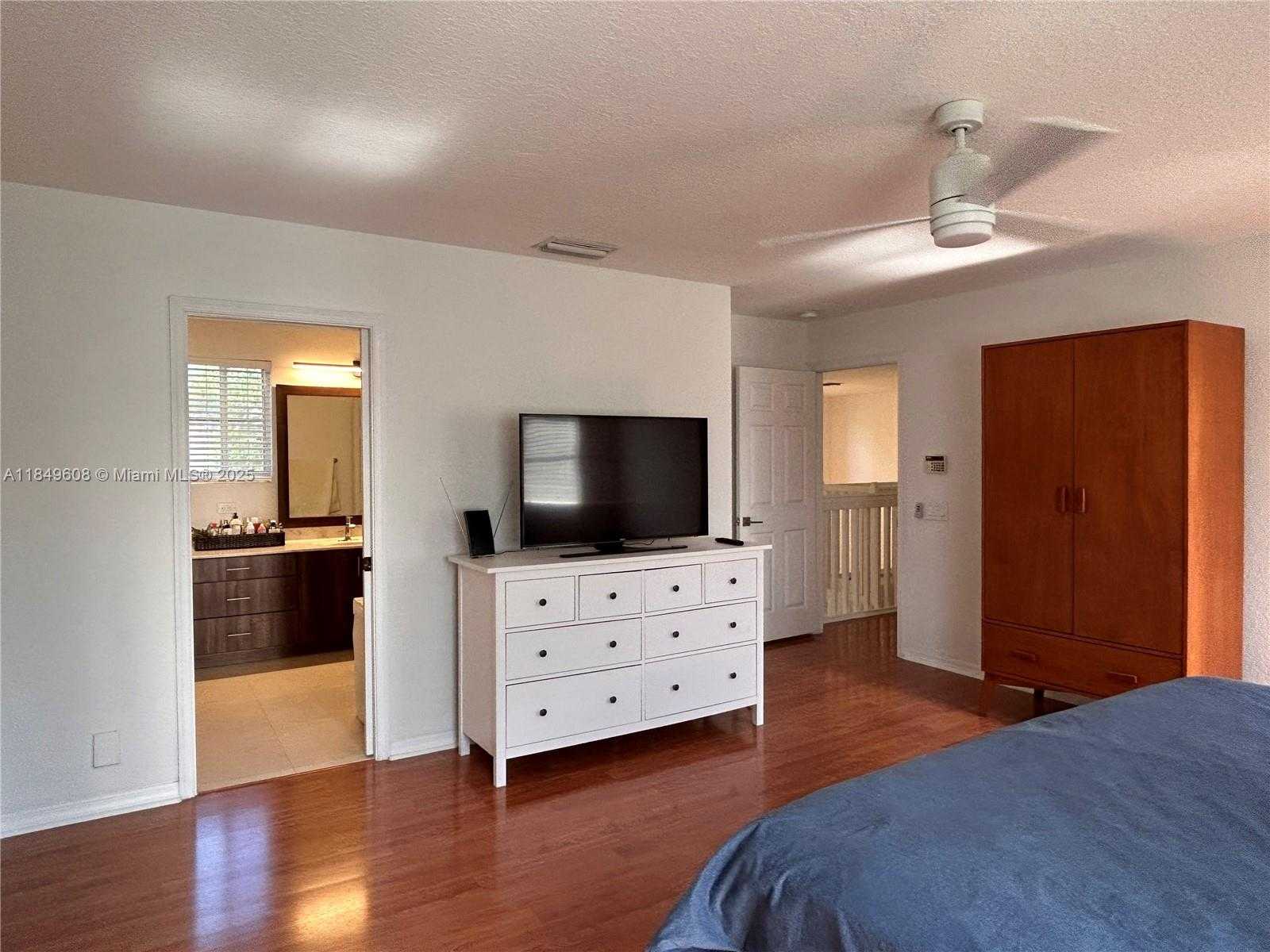 Small Image of 1570 ELM GROVE RD, Weston Number 16