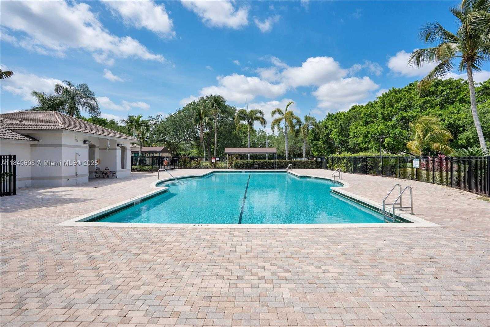 Small Image of 1570 ELM GROVE RD, Weston Number 32