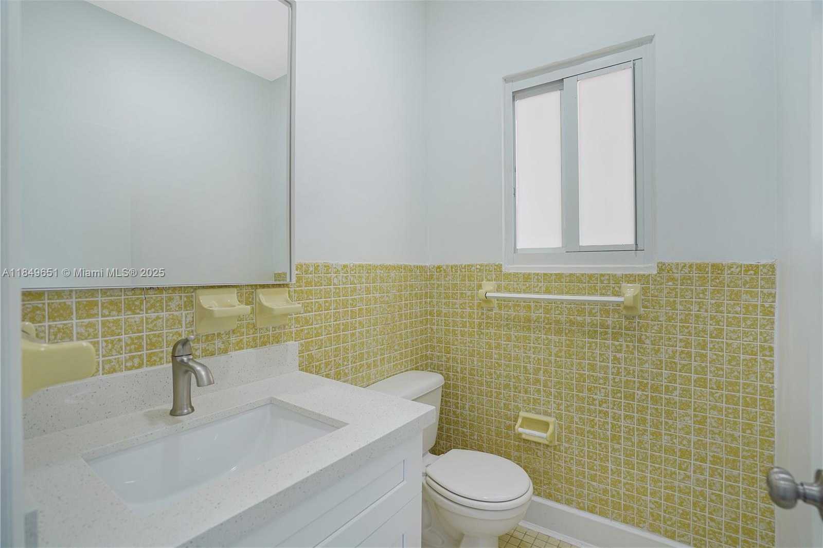 Small Image of 1845 MONROE ST #MAIN, Hollywood Number 4