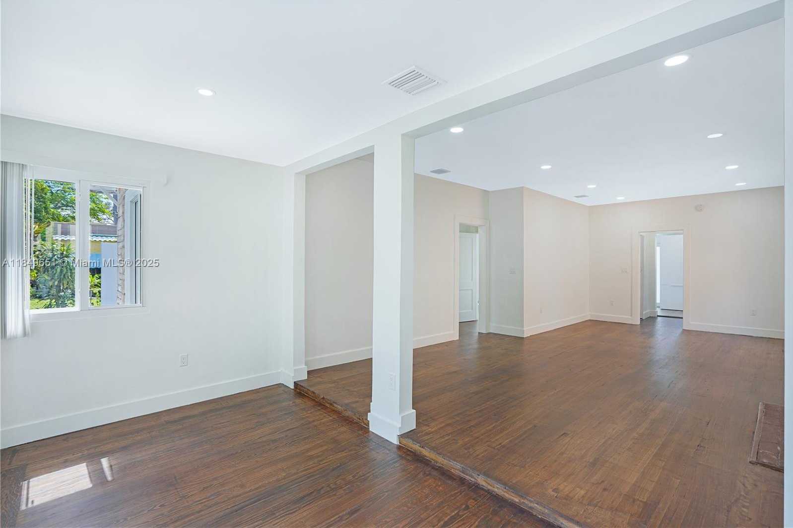 Small Image of 1845 MONROE ST #MAIN, Hollywood Number 8