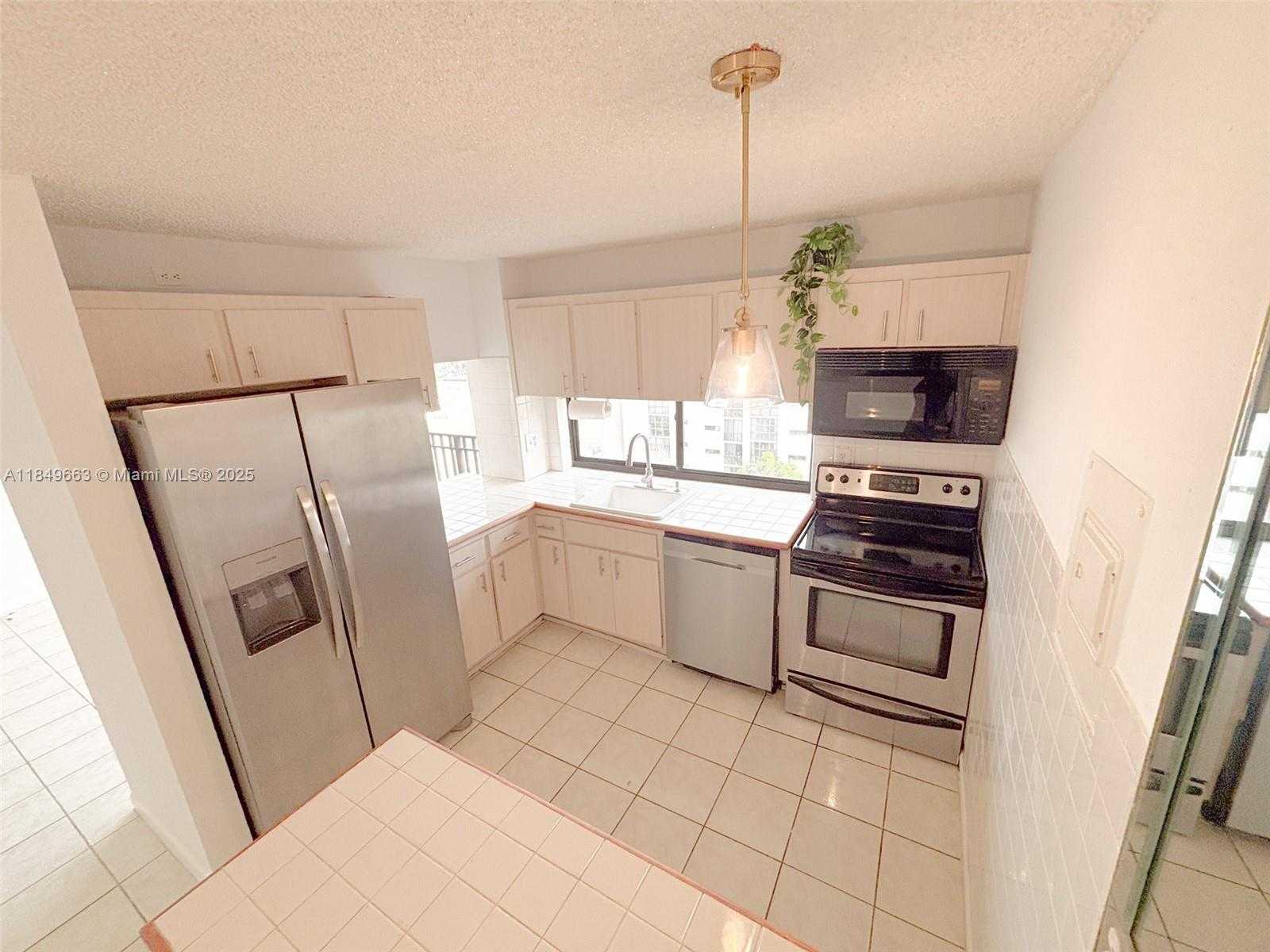 Small Image of 17021 NORTH BAY RD #1027, Sunny Isles Beach Number 19