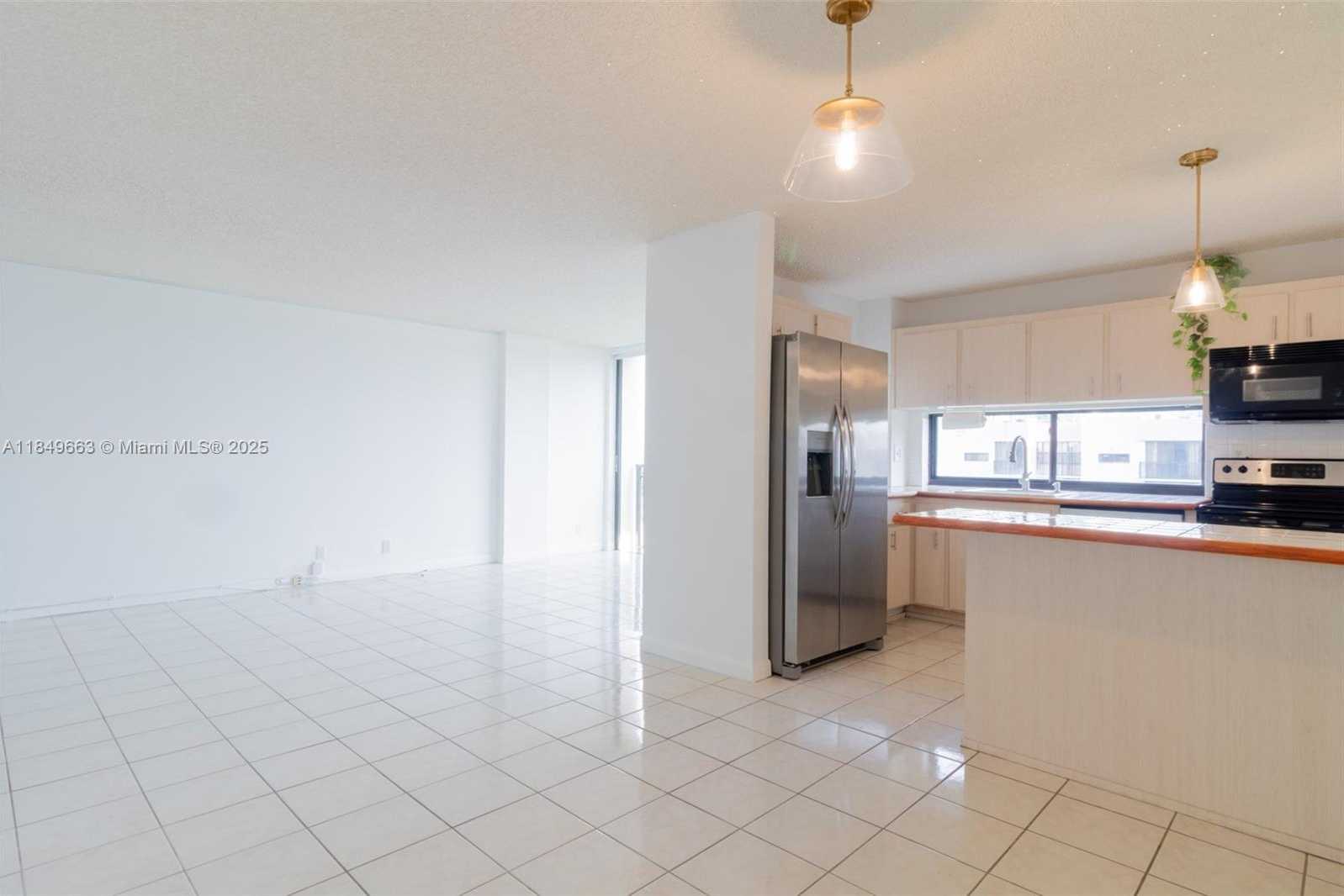Small Image of 17021 NORTH BAY RD #1027, Sunny Isles Beach Number 21