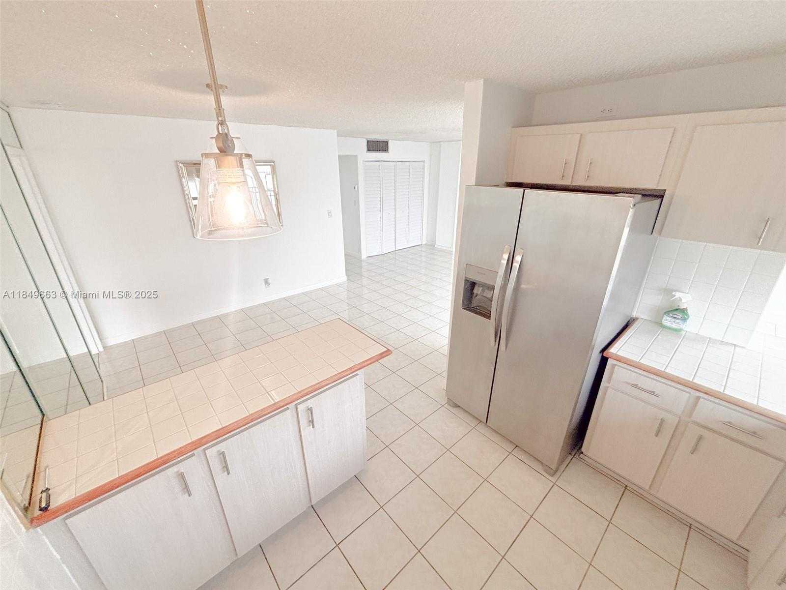 Small Image of 17021 NORTH BAY RD #1027, Sunny Isles Beach Number 22
