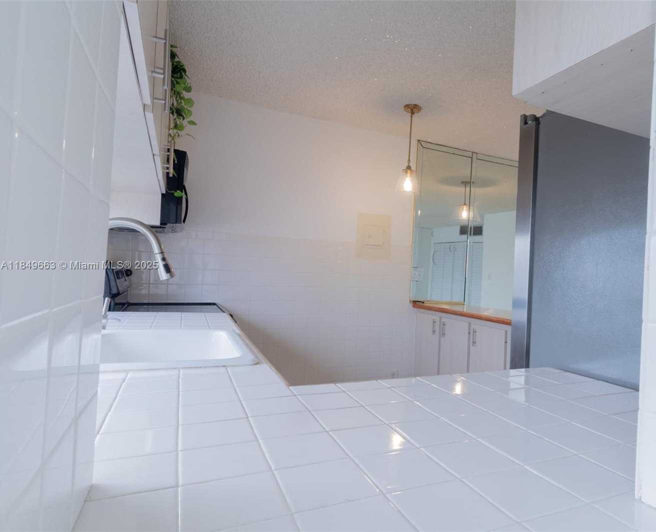 Small Image of 17021 NORTH BAY RD #1027, Sunny Isles Beach Number 24