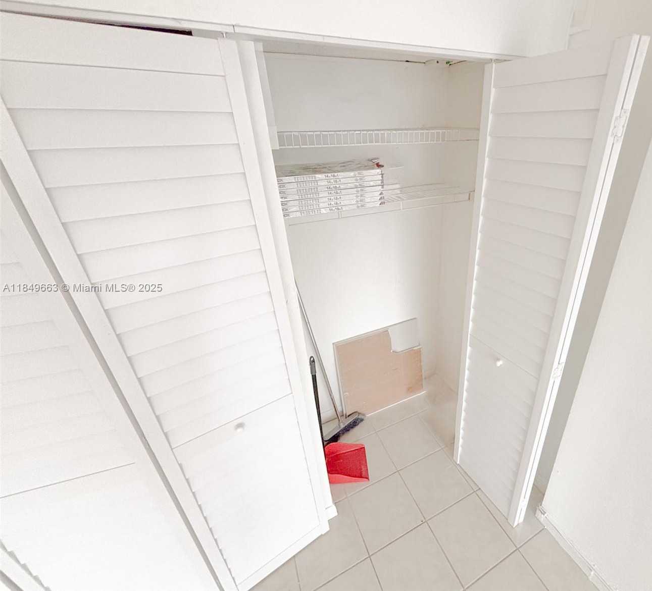 Small Image of 17021 NORTH BAY RD #1027, Sunny Isles Beach Number 52