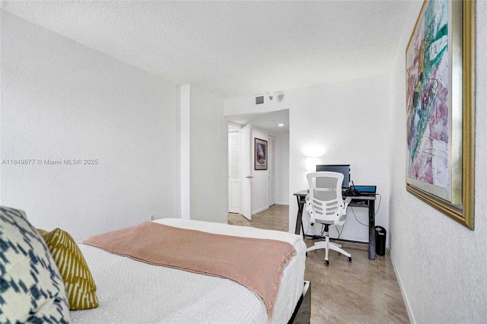 Small Image of 1201 SOUTH OCEAN DR #904N, Hollywood Number 24