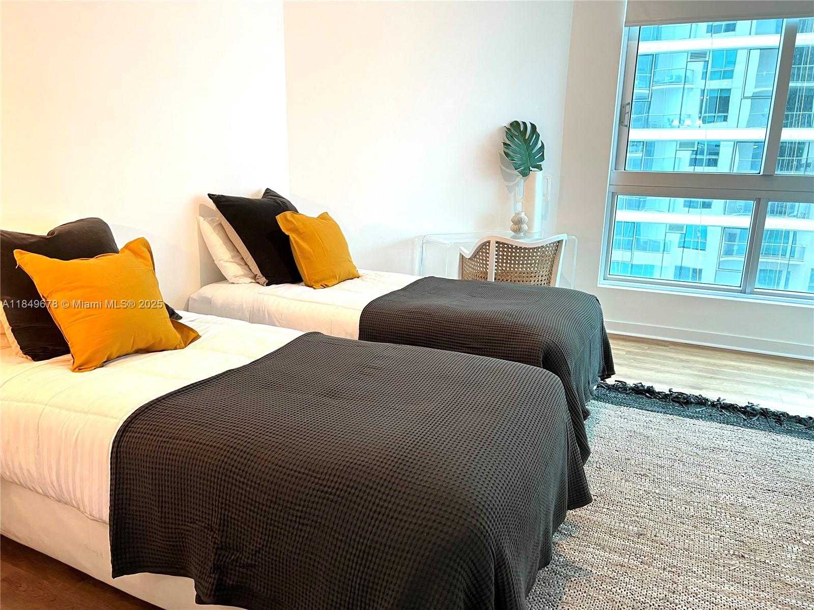 Small Image of 300 SOUTH BISCAYNE BLVD #T-1602, Miami Number 13