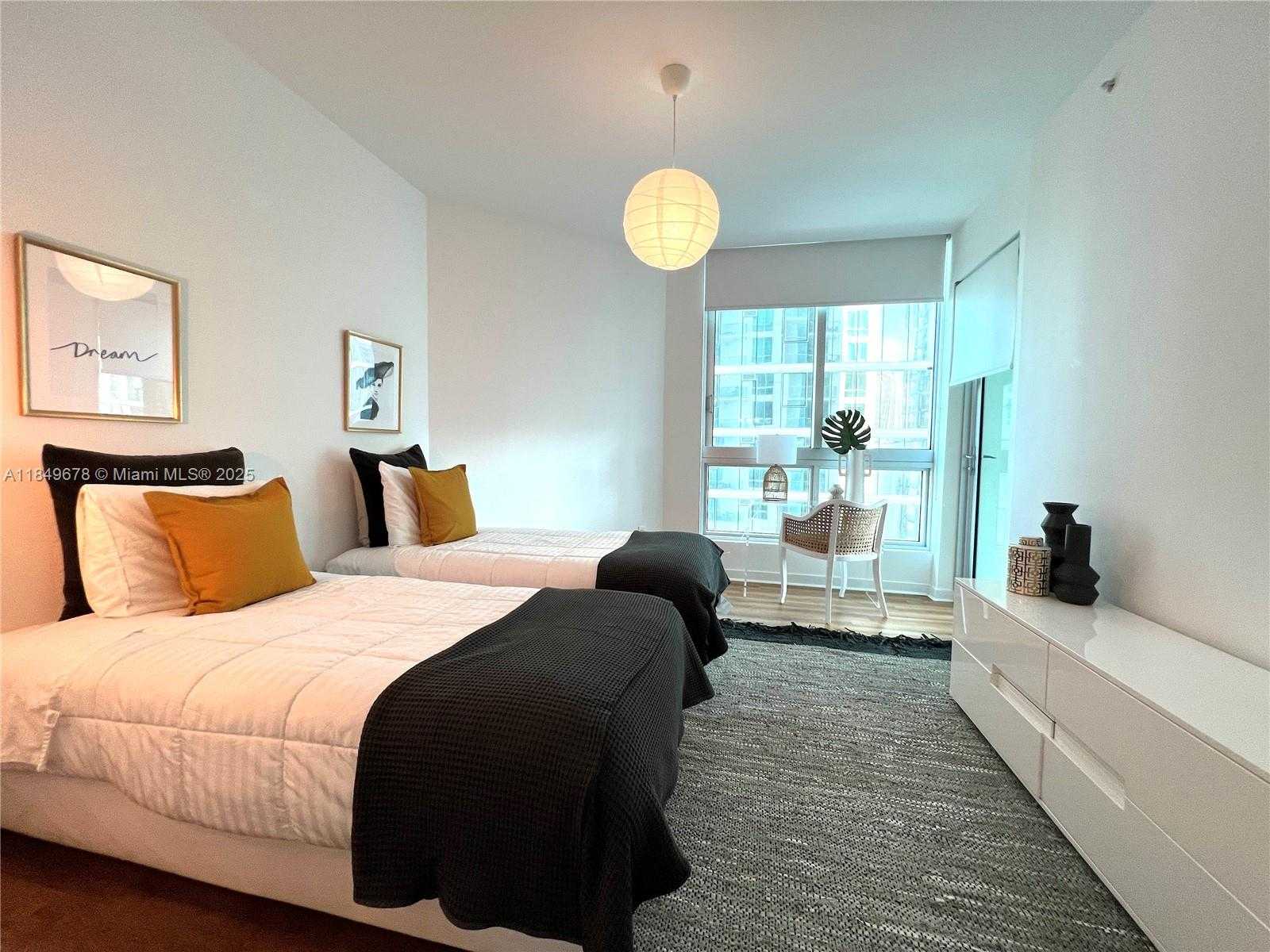Small Image of 300 SOUTH BISCAYNE BLVD #T-1602, Miami Number 14