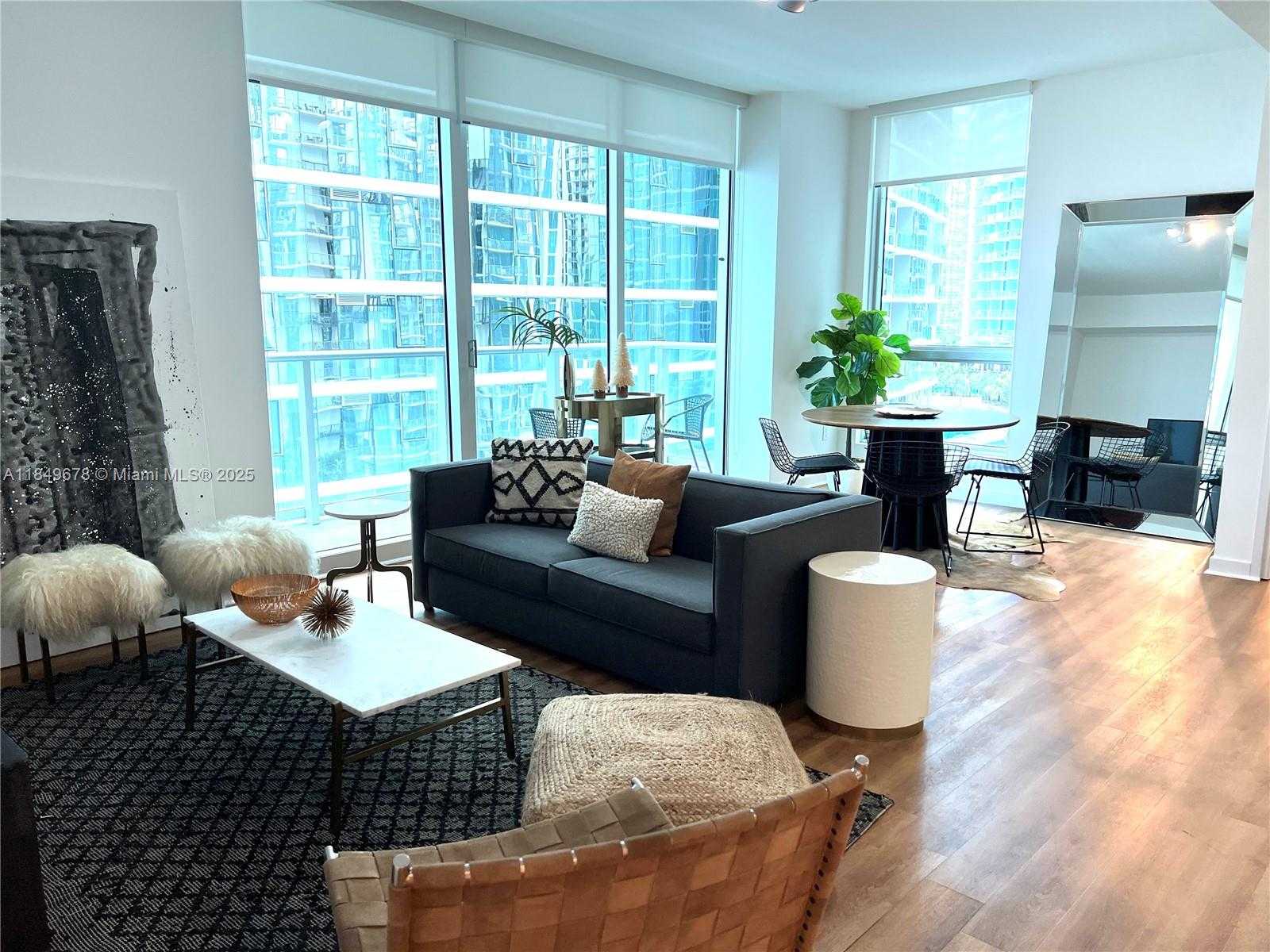 Small Image of 300 SOUTH BISCAYNE BLVD #T-1602, Miami Number 2
