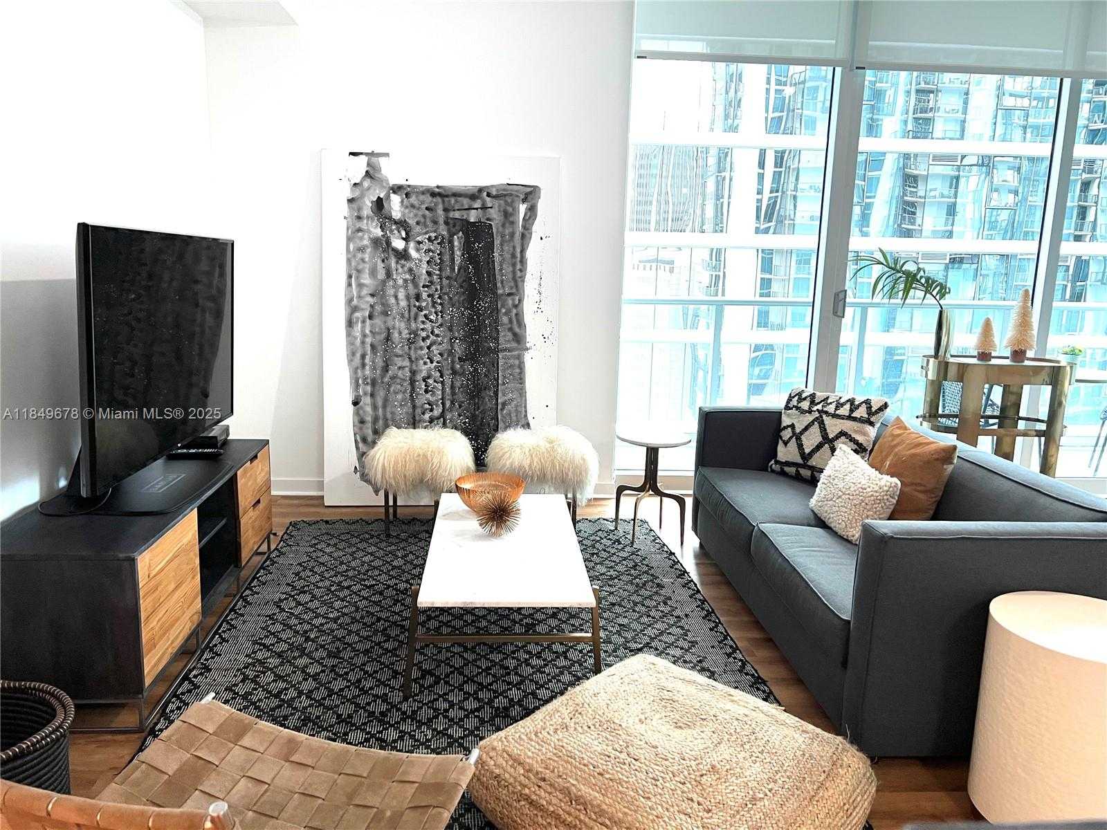 Small Image of 300 SOUTH BISCAYNE BLVD #T-1602, Miami Number 3
