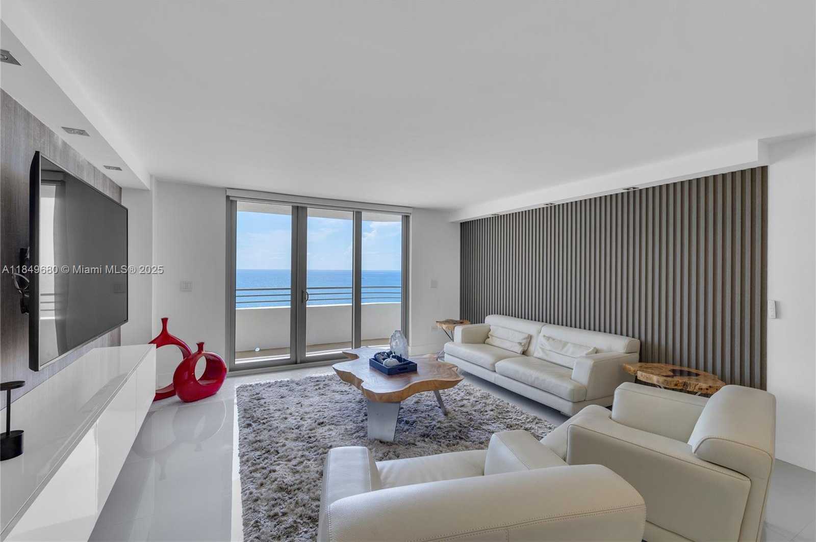 Small Image of 5555 COLLINS AVE #11D, Miami Beach Number 2
