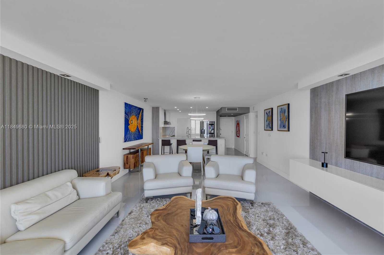 Small Image of 5555 COLLINS AVE #11D, Miami Beach Number 32