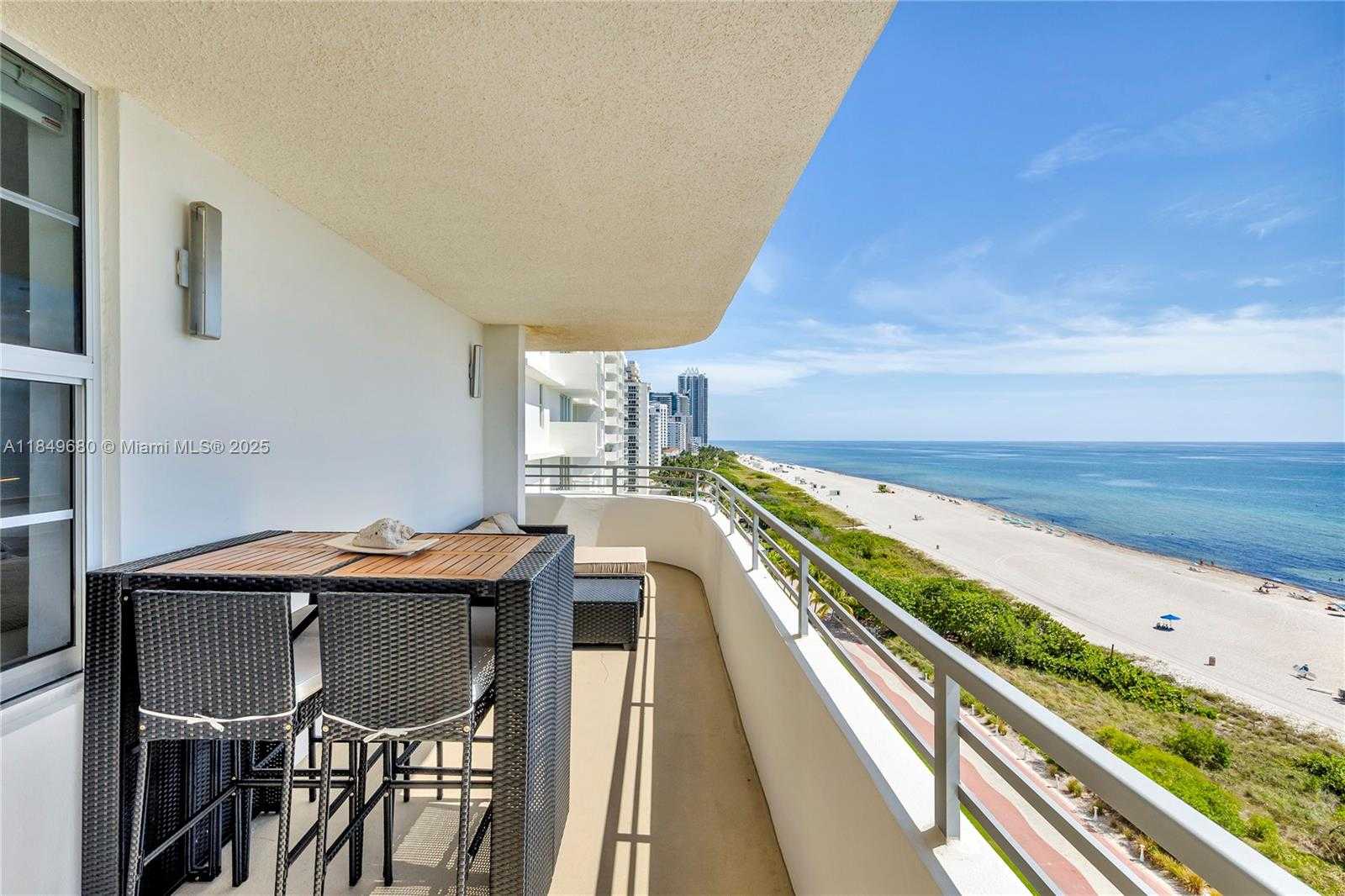 Small Image of 5555 COLLINS AVE #11D, Miami Beach Number 34
