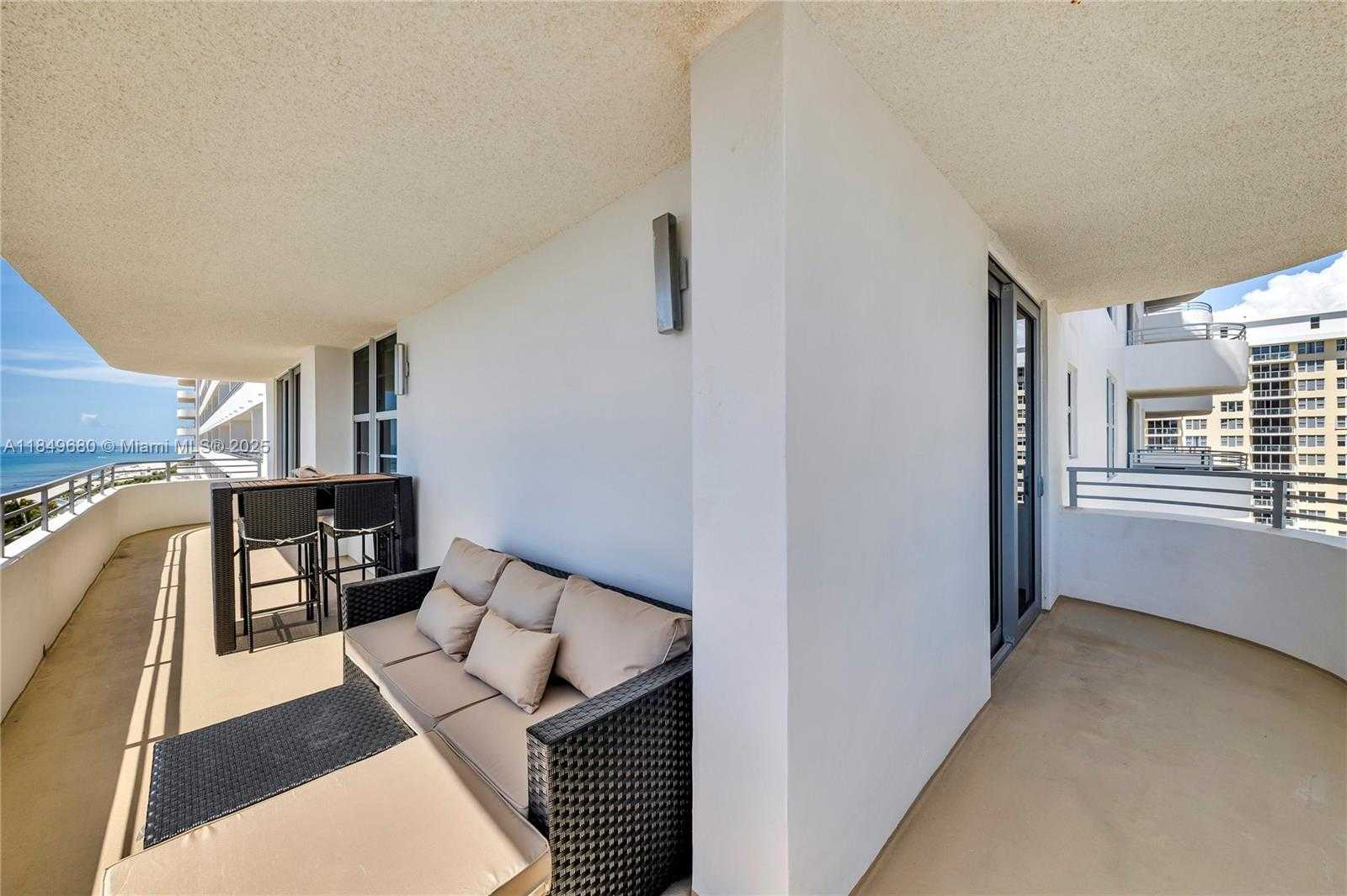 Small Image of 5555 COLLINS AVE #11D, Miami Beach Number 36
