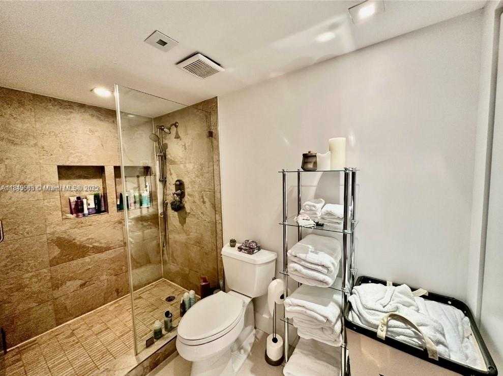 Small Image of 2025 BRICKELL AVE #1003, Miami Number 11