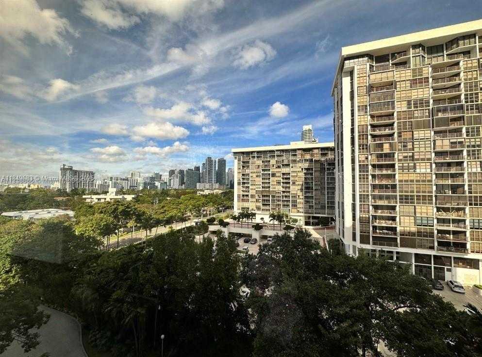 Small Image of 2025 BRICKELL AVE #1003, Miami Number 15