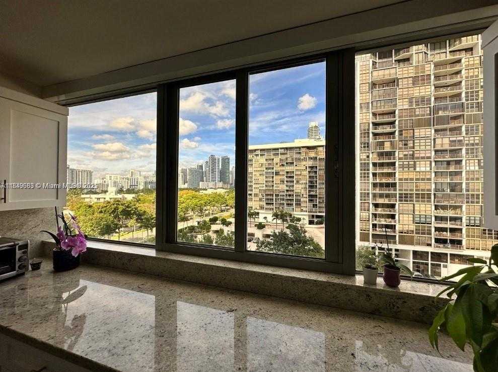Small Image of 2025 BRICKELL AVE #1003, Miami Number 6