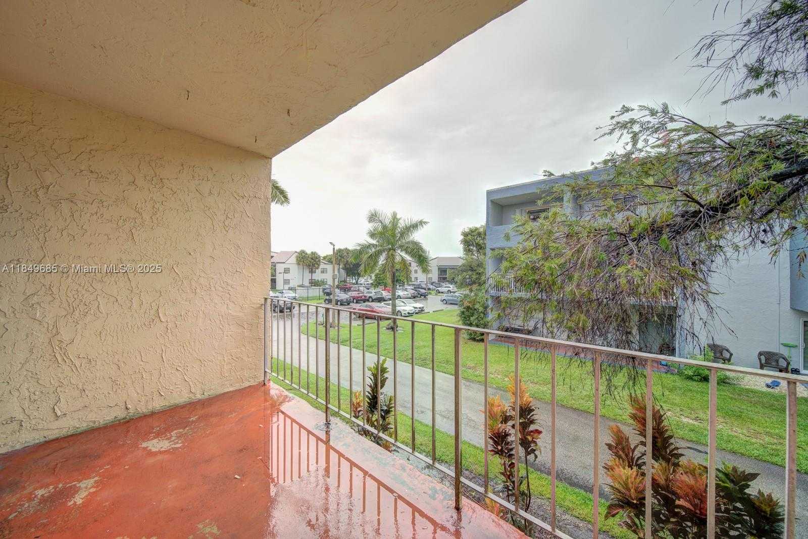 Small Image of 9371 FONTAINEBLEAU BLVD #I227, Miami Number 10