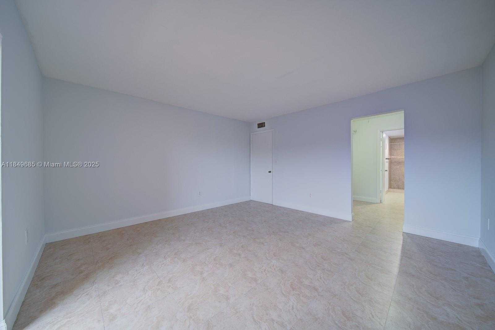 Small Image of 9371 FONTAINEBLEAU BLVD #I227, Miami Number 15