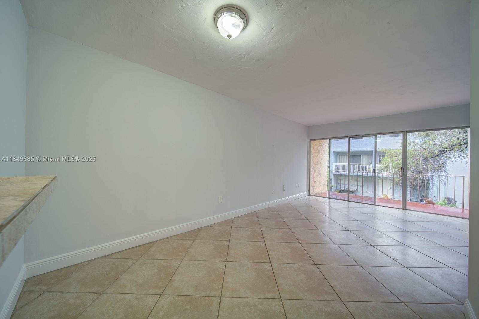 Small Image of 9371 FONTAINEBLEAU BLVD #I227, Miami Number 6