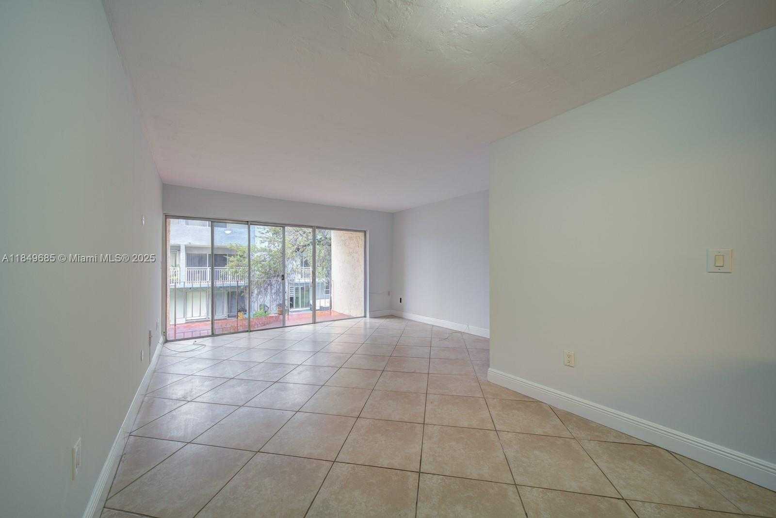 Small Image of 9371 FONTAINEBLEAU BLVD #I227, Miami Number 7