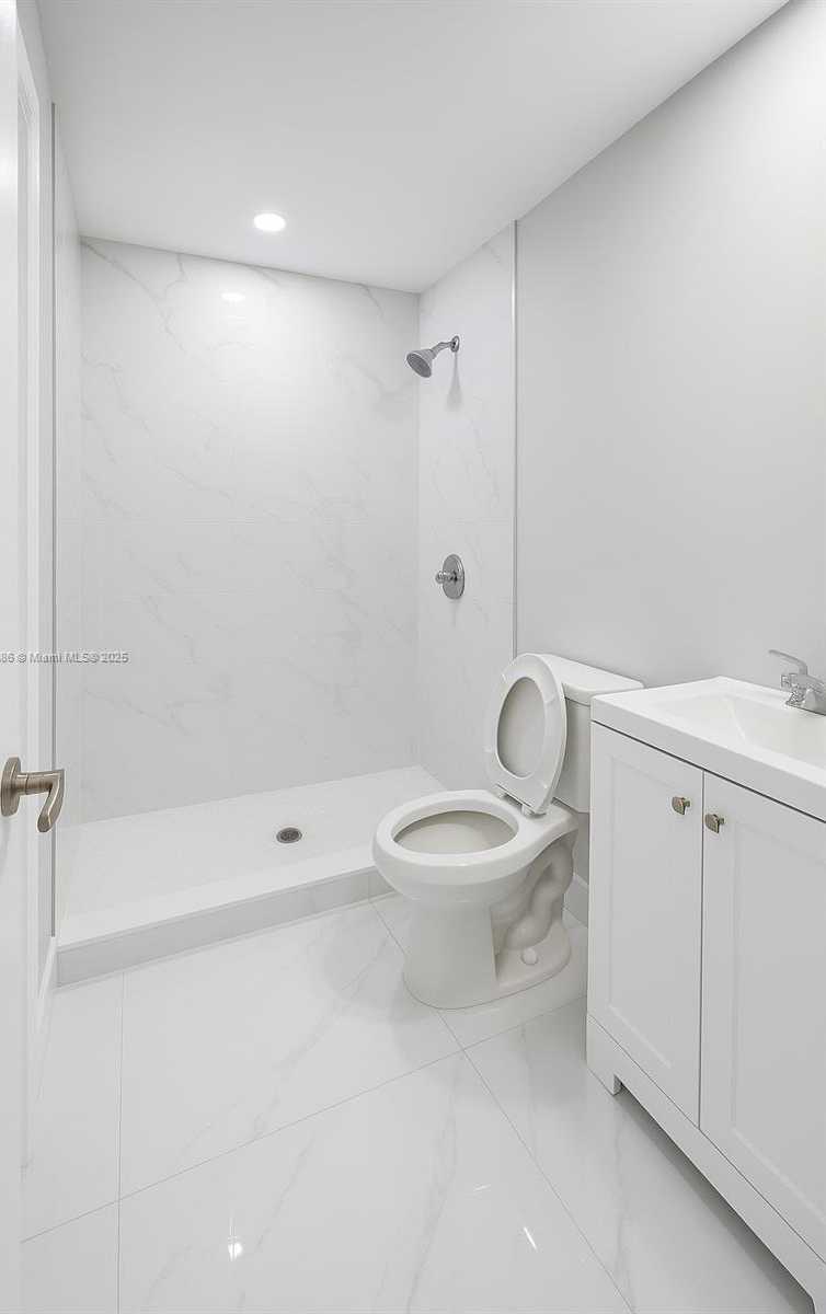 Small Image of 6828 SOUTH WEST 5TH ST, Pembroke Pines Number 11