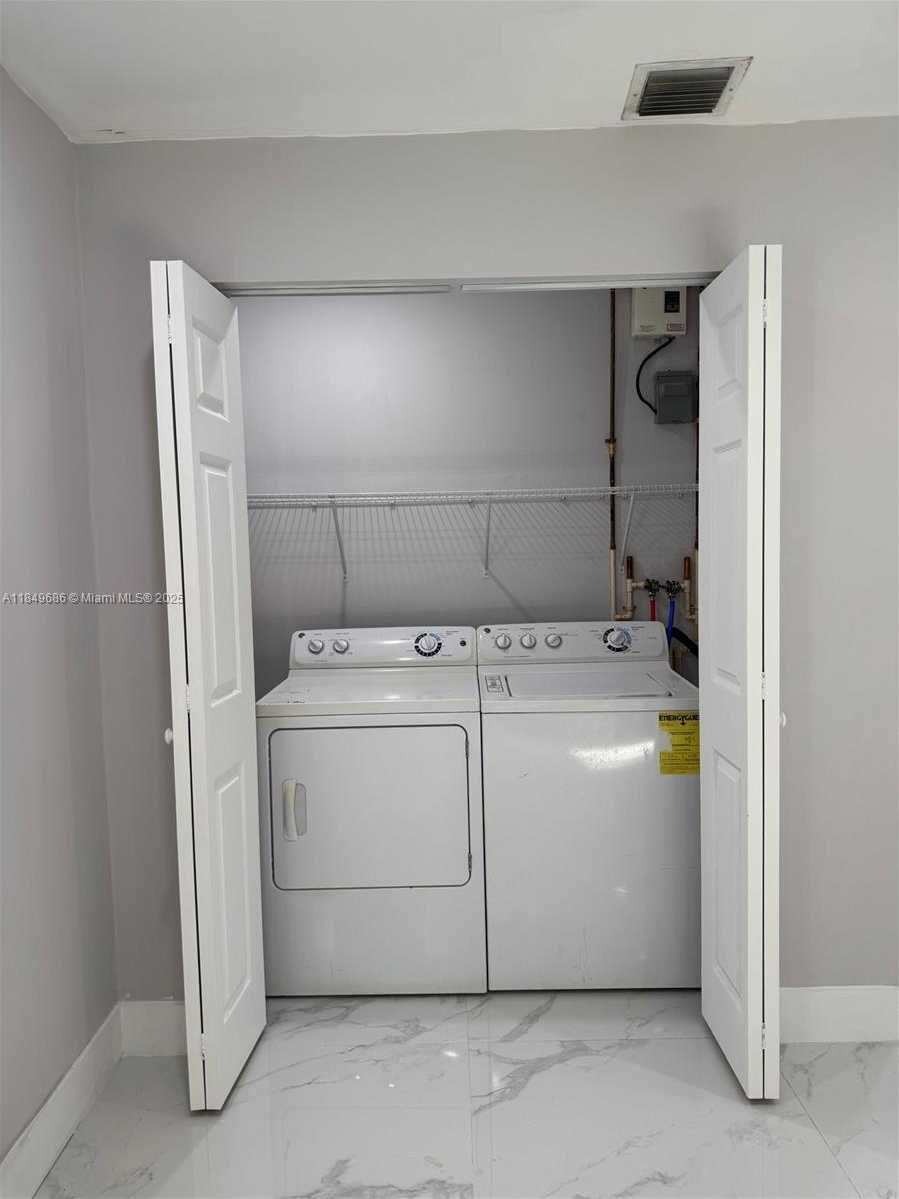 Small Image of 6828 SOUTH WEST 5TH ST, Pembroke Pines Number 9