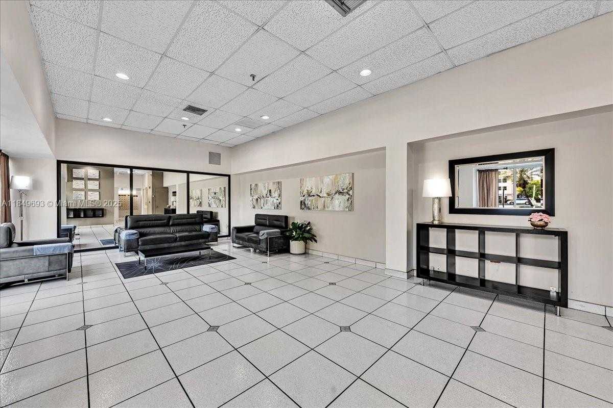 Small Image of 17600 NORTH BAY RD #N503, Sunny Isles Beach Number 24