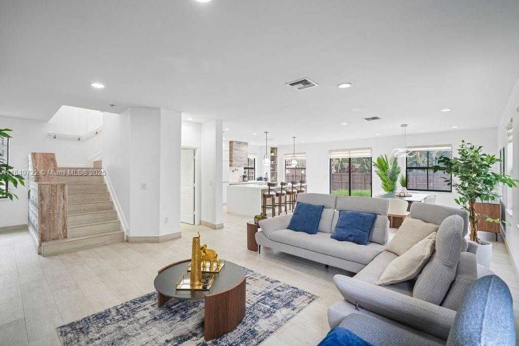 Small Image of 10016 NORTH WEST 89TH TER, Doral Number 10