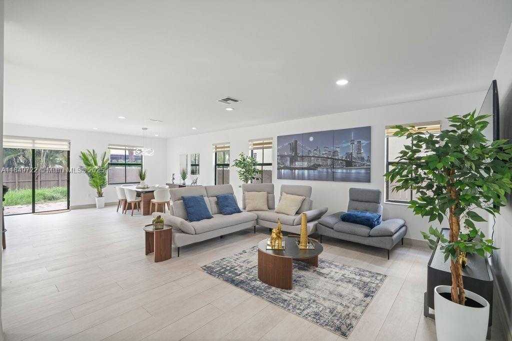 Small Image of 10016 NORTH WEST 89TH TER, Doral Number 11
